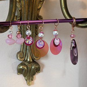 Set of 5 Stitch Markers + BONUS Row Marker